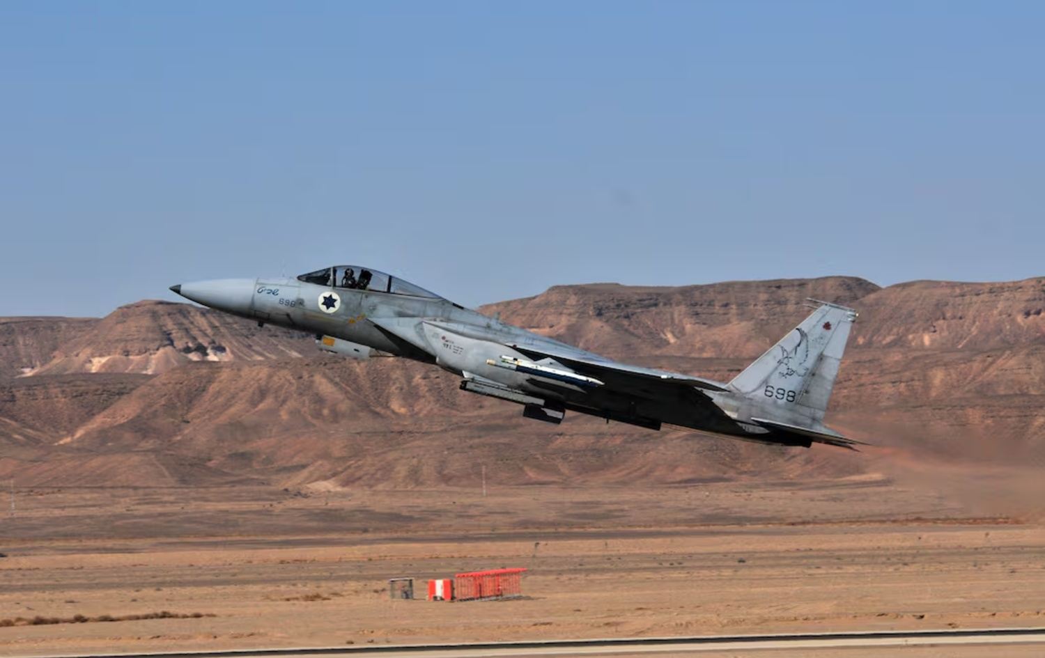 طائرة إسرائيلية من طراز F-15 أثناء الإقلاع-Air Force
