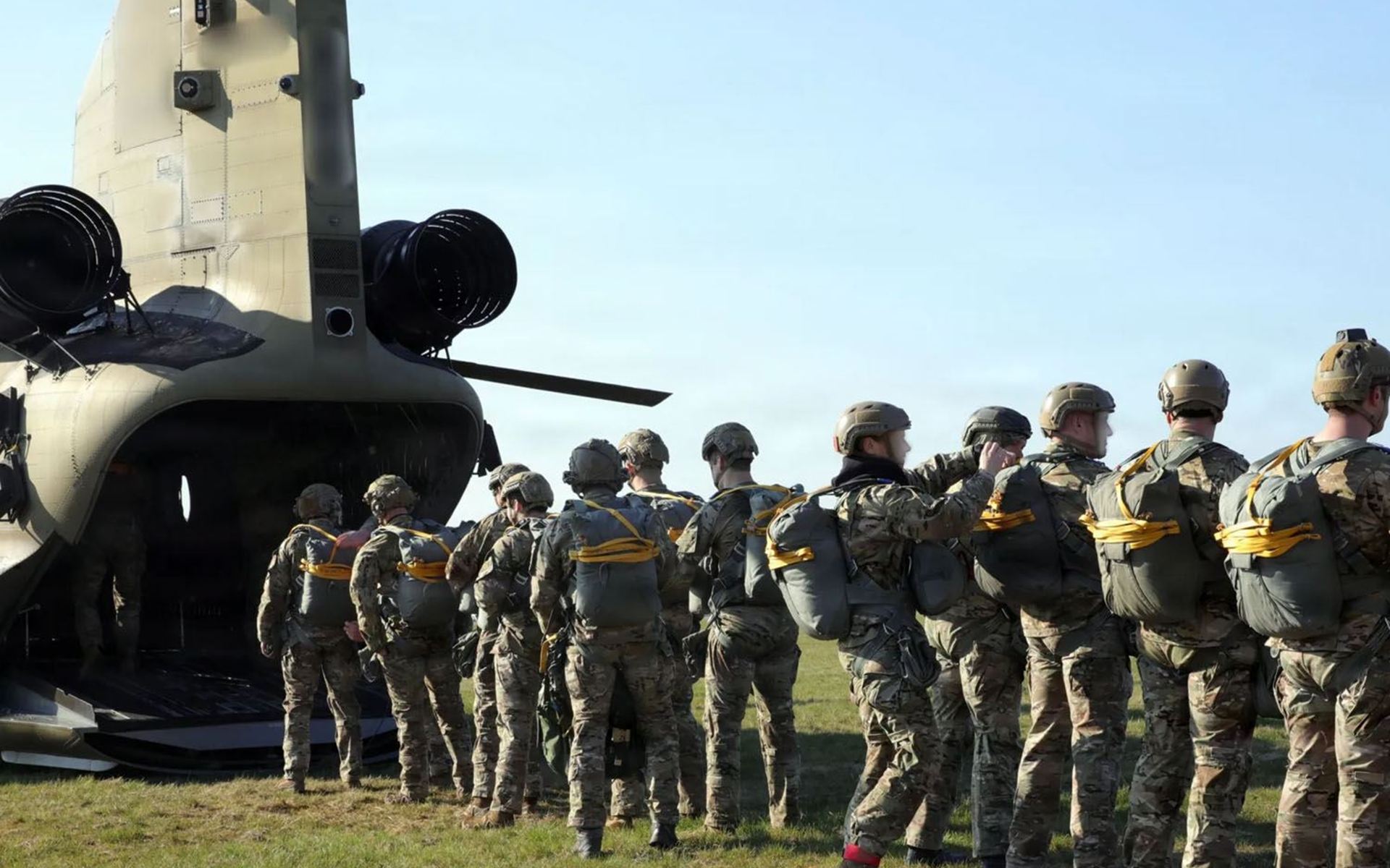 ژمارەیەک سەربازی ئەمریکی. وێنە: Sgt. Glenn Brennan