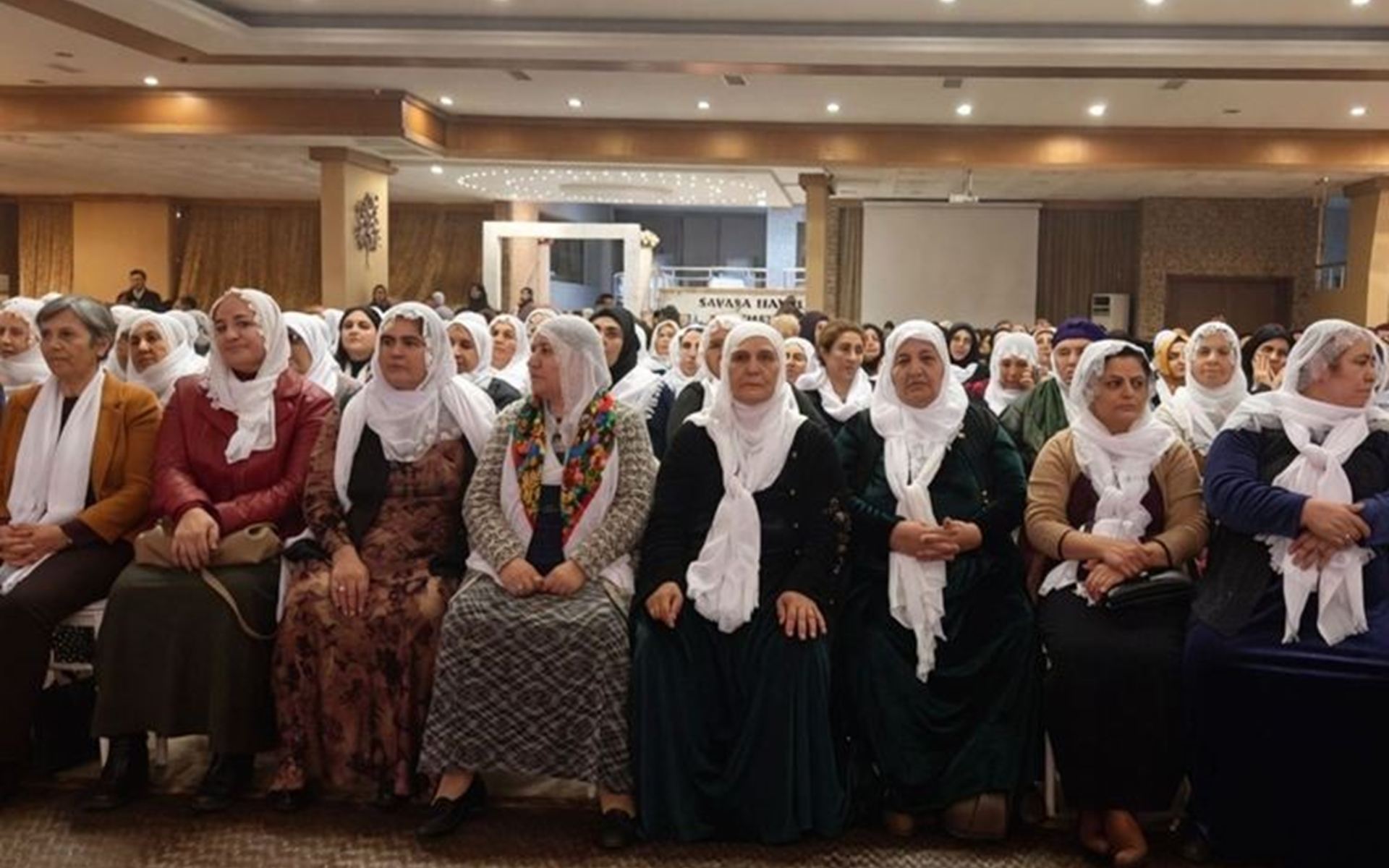 دایکانی ئاشتی. 