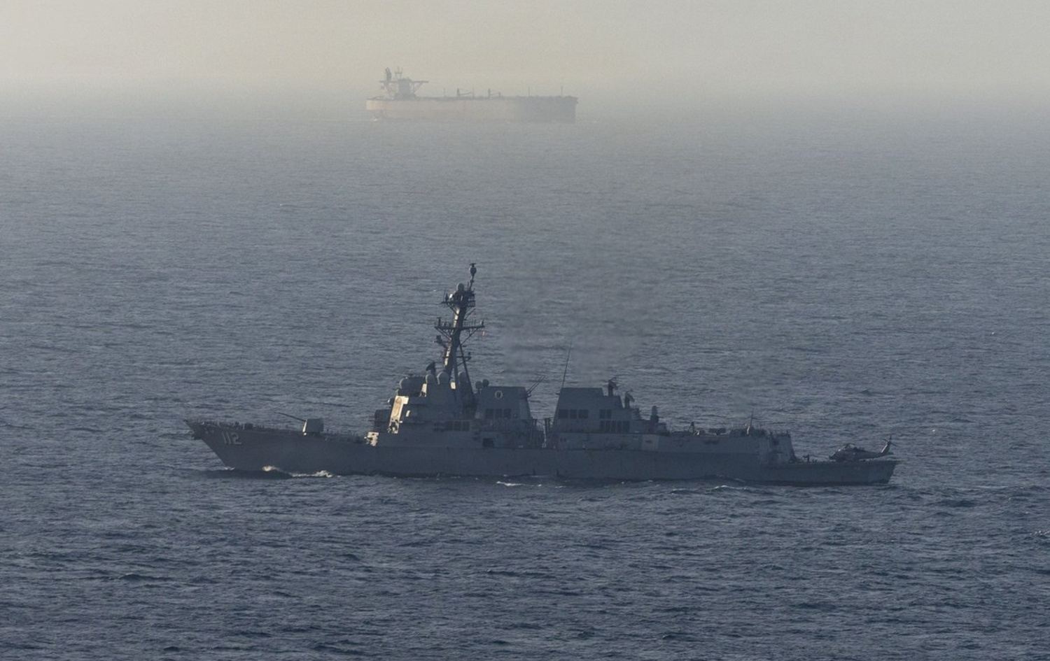 سفينة حربية أميركية تشارك في فرض الحصار على الموانئ الإيرانية-Centcom	