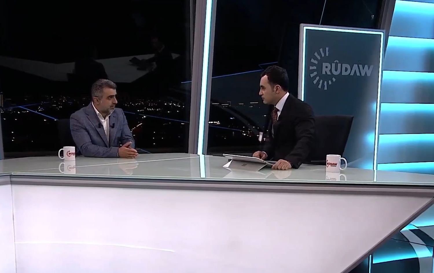 نوێنەر فاتیح، پێشکێشکاری رووداو لەگەڵ عەلی حەمەساڵح، بڕیاردەری رەوتی هەڵوێست