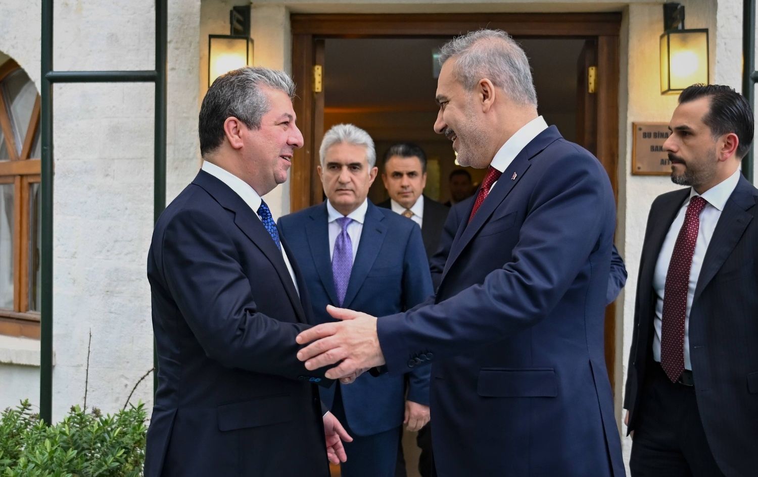 هاكان فيدان يستقبل مسرور بارزاني في إسطنيول