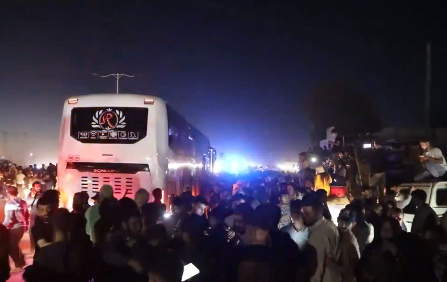 دیمەنێکی پێشوازی لە دیلە ئازادکراوەکانی هەسەدە