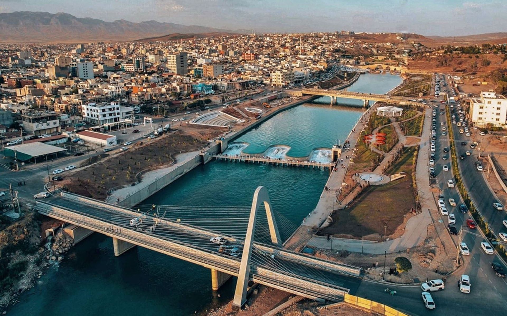 دیمەنێکی گشتیی زاخۆ