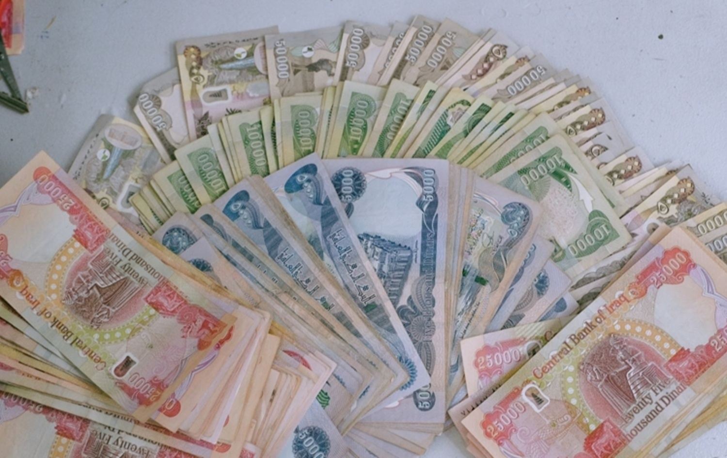مستشار السوداني: إيرادات العراق 4 تريليونات دينار والنفقات تتجاوز 8 تريليونات شهرياً