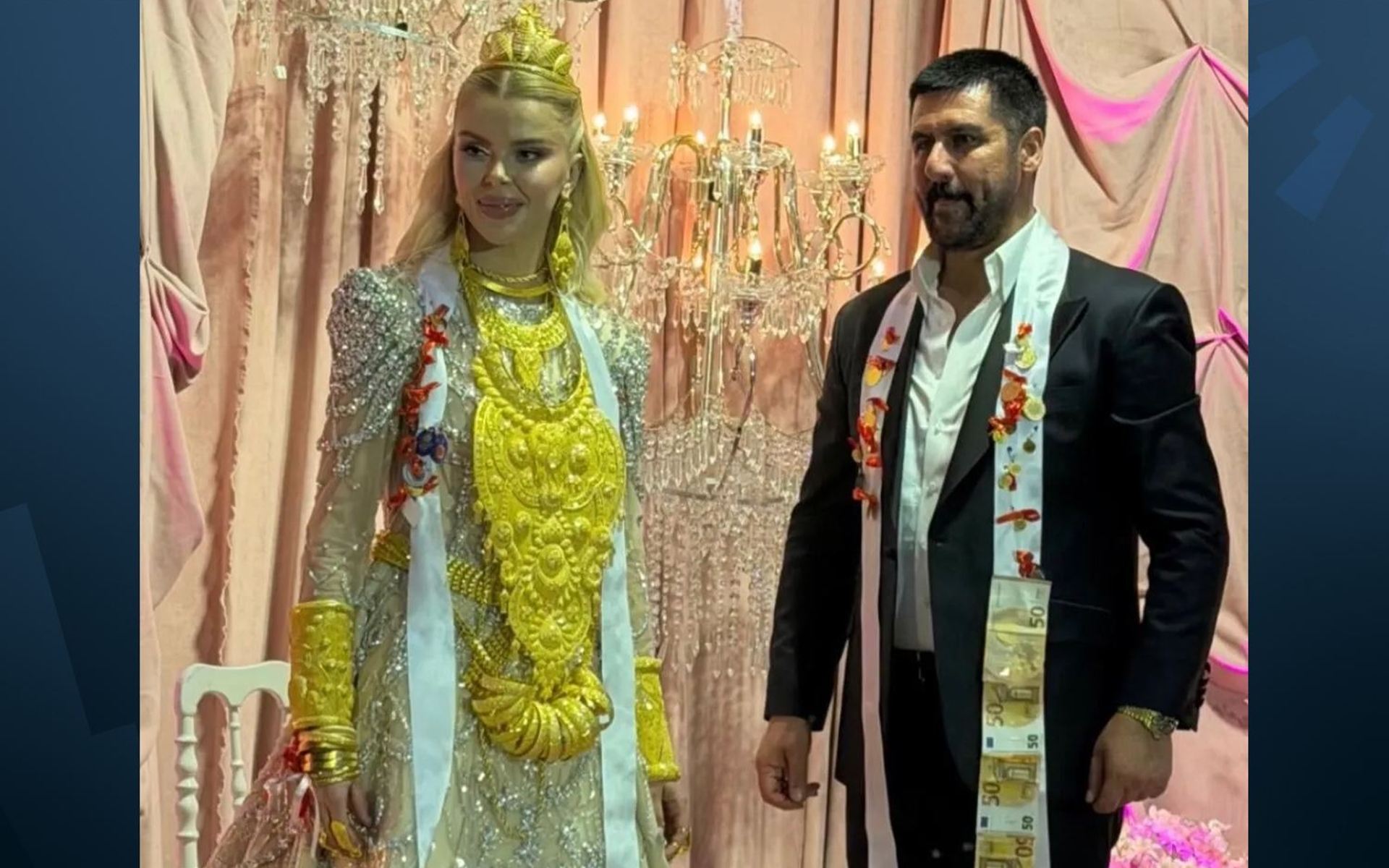 وێنەیەکی ئاهەنگەکە.