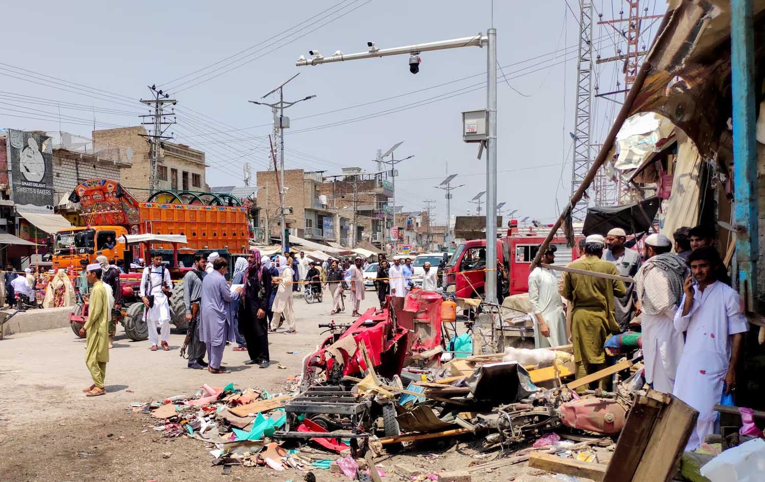 شوێنی تەقینەوەکە. وێنە: REUTERS/Syed Basit