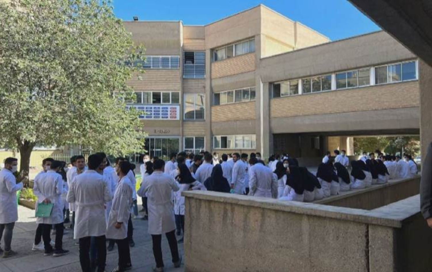 یەکێک لە زانکۆکانی ئێران