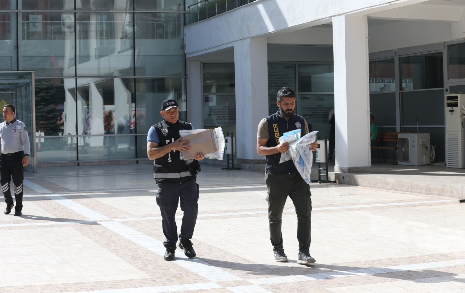 ESKİŞEHİR - Tepebaşı Belediyesi’ne operasyon: 60 kişi hakkında gözaltı kararı verildi