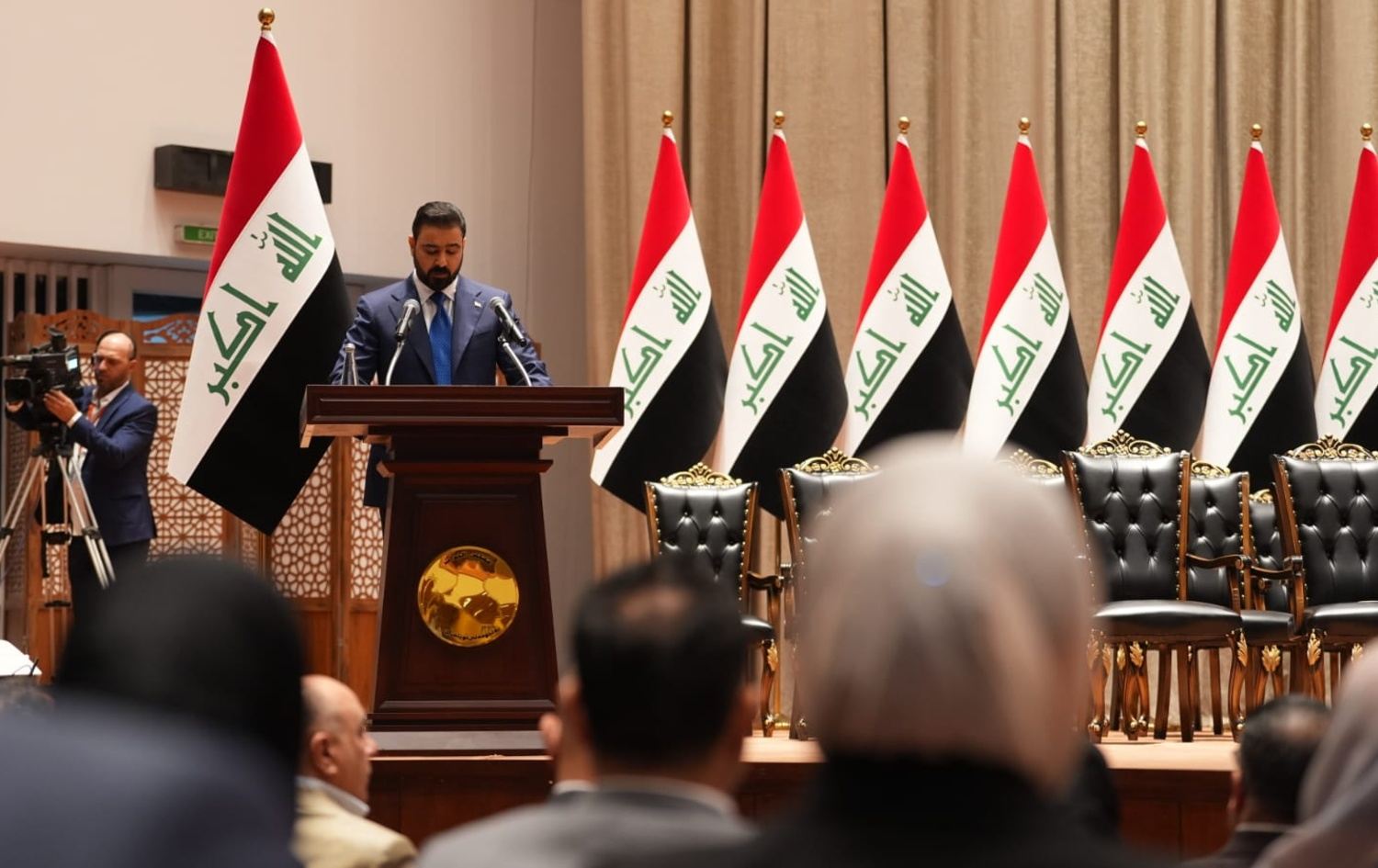 علي الزيدي في مبنى البرلمان العراقي