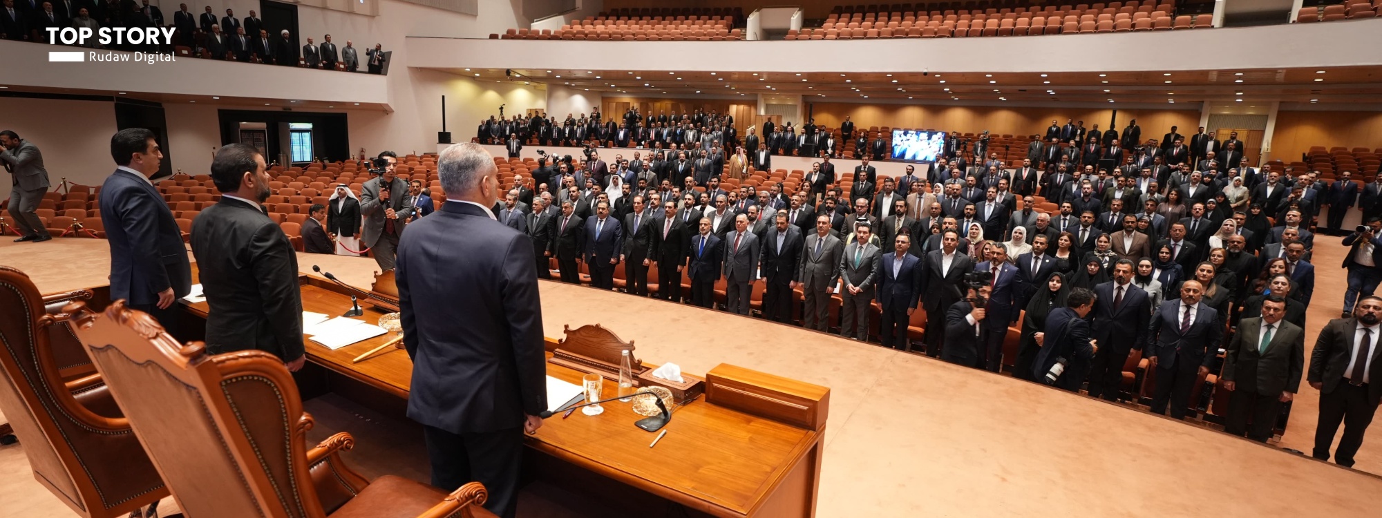 کابینەکەی زەیدی لەنێوان ناڕەزایەتیی هەندێ فراکسیۆن و شەڕەبۆکسی نێو هۆڵی پەرلەماندا