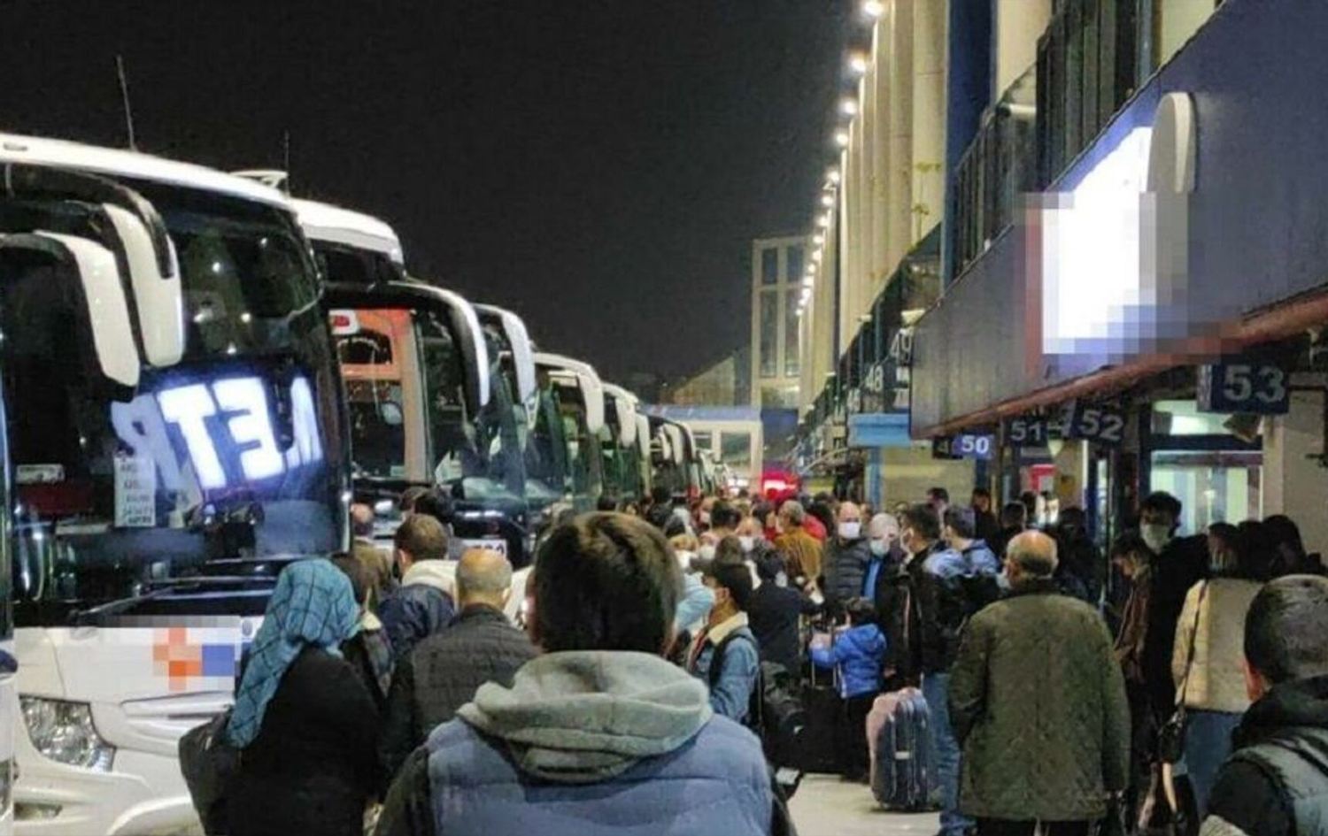Li Stenbolê bilêtên otobusan ên cejnê qediyan