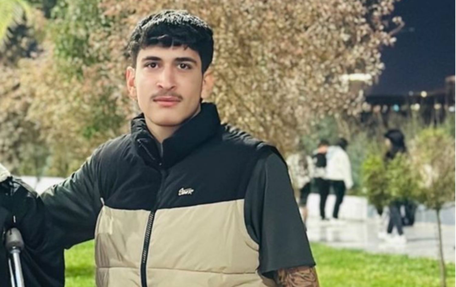 ئەو گەنجەی گیانیلەدەستدا (داریووش)
