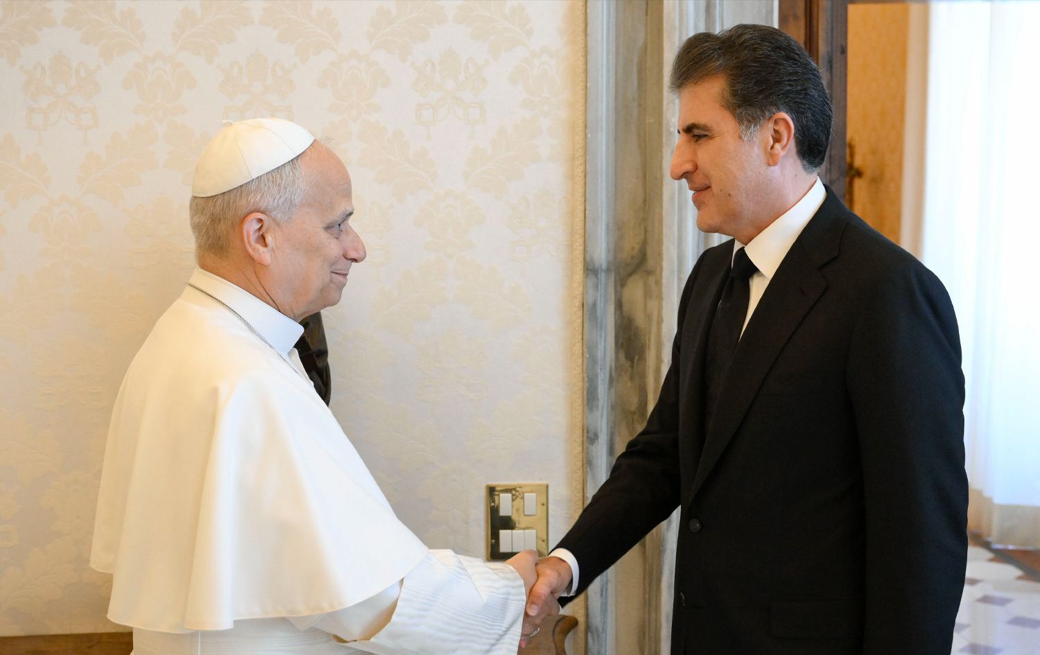 President Nechirvan Barzani meets Pope, invites him to Kurdistan Region