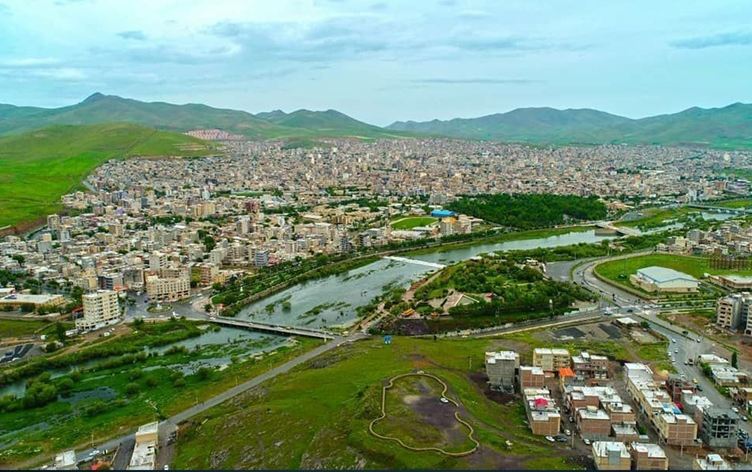 دیمەنێکی گشتیی سەقز