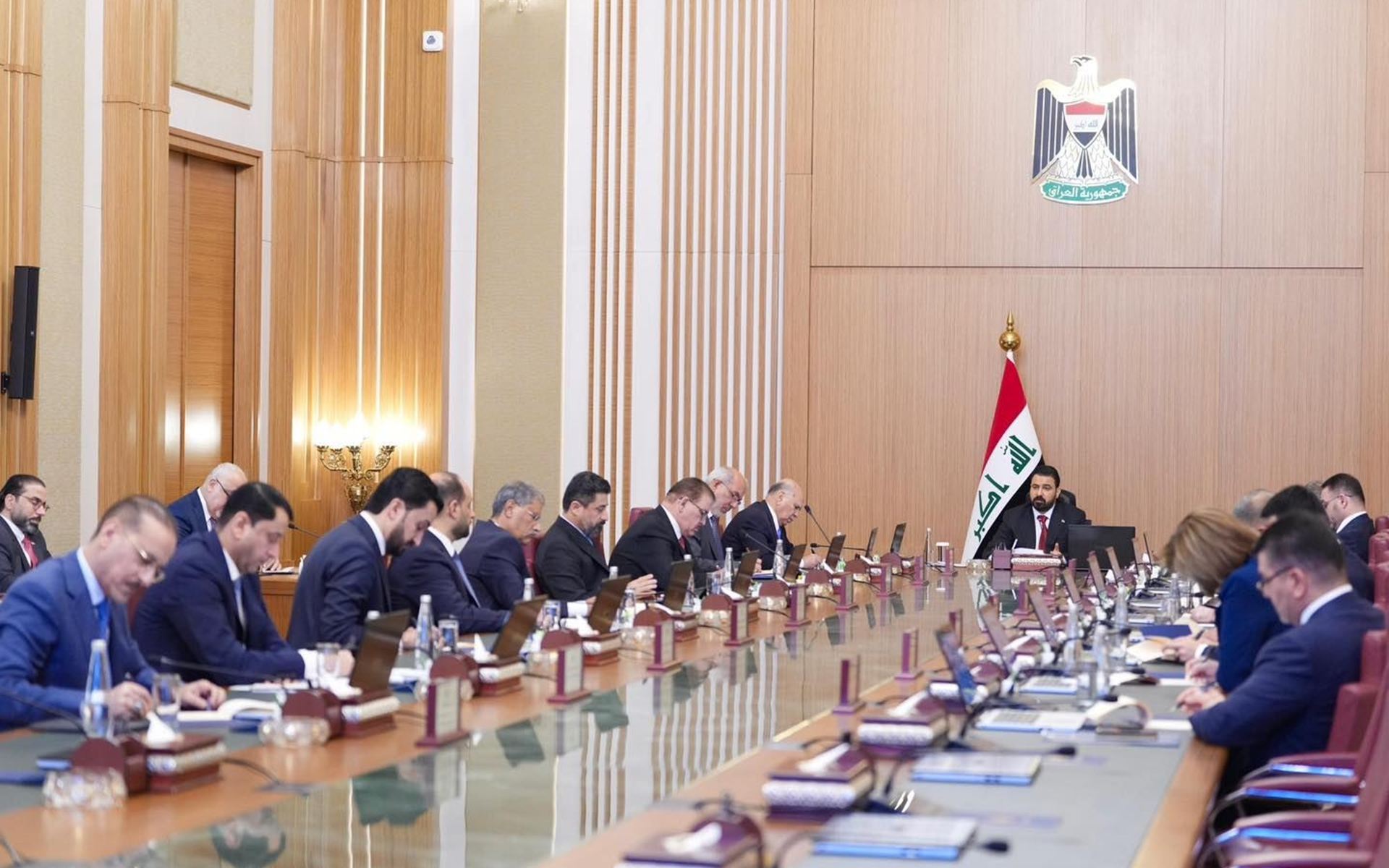 الاجتماع الأول لمجلس الوزراء برئاسة علي الزيدي