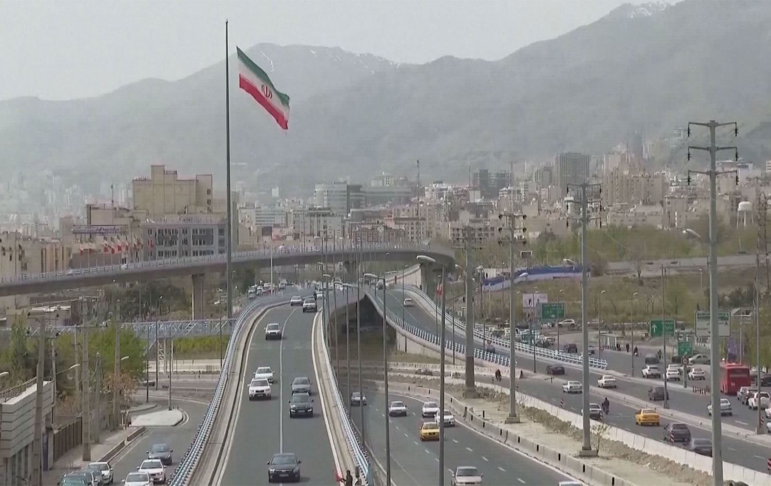 دیمەنێکی شاری تاران