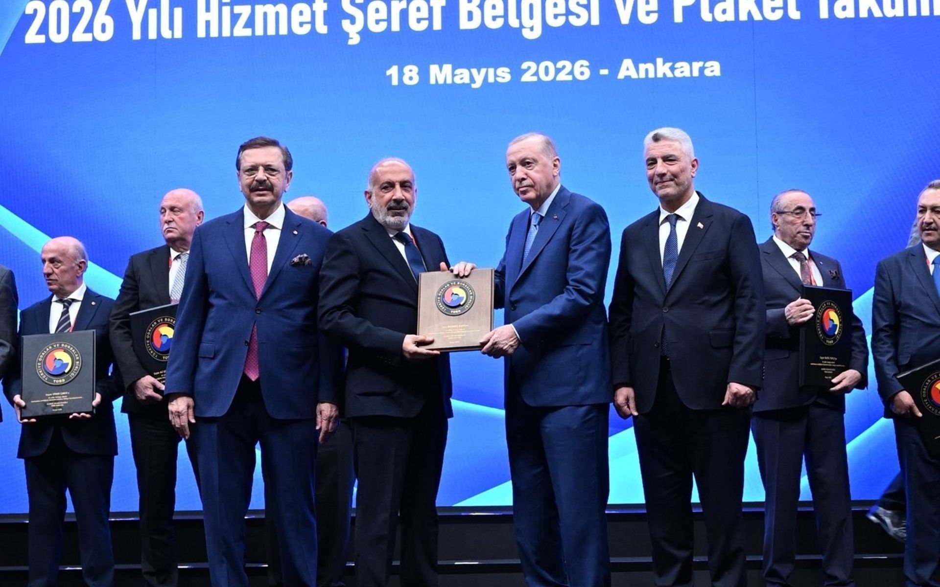 الرئيس التركي رجب طيب اردوغان ورئيس غرفة تجارة وصناعة ديار بكر محمد كايا