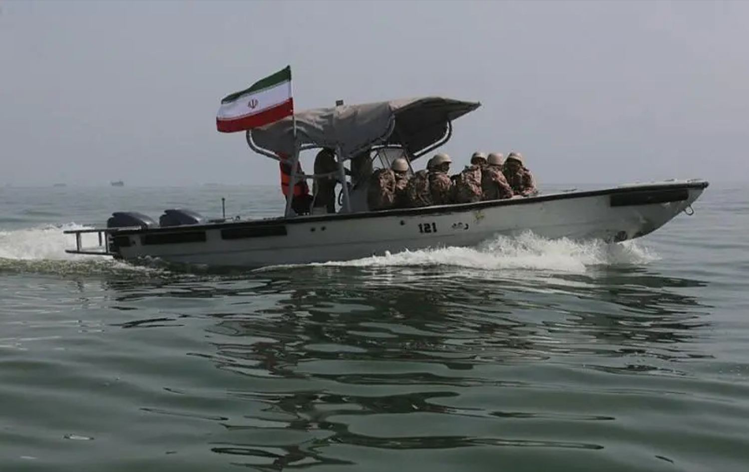 إيران ترسم منطقة سيطرة قرب الفجيرة