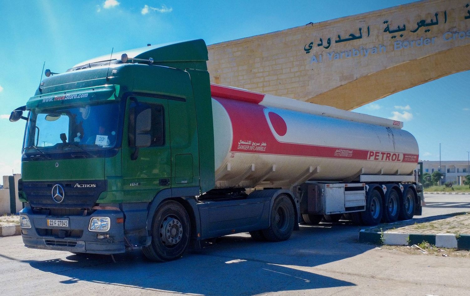 شحنة ترانزيت جديدة تعبر اليعربية إلى العراق عبر منفذ ربيعة 