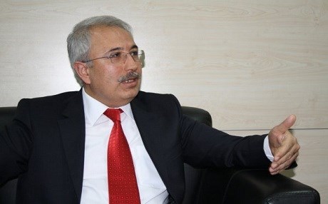 Şêwirmendê Erdogan “li ser sîxuriyê” li Almanyayê girtî ye